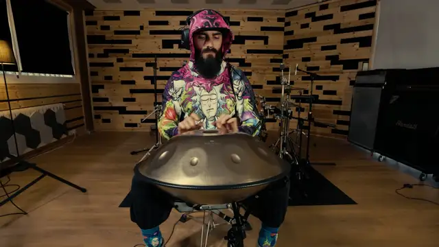 Playing SLIPKNOT on a HANDPAN.