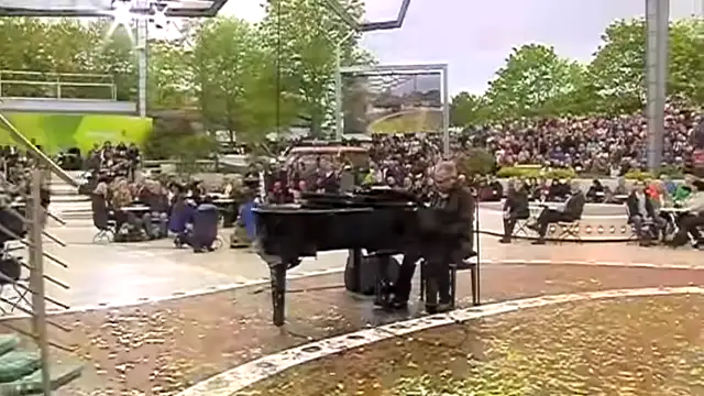 Dein ist mein ganzes Herz (ZDF-Fernsehgarten 03.05.2015) (VOD)