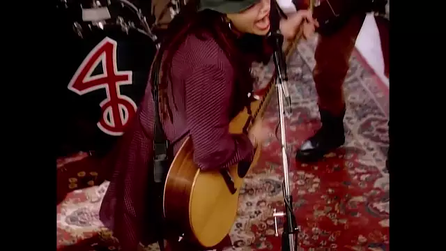 4 Non Blondes - What's Up (Official Music Video)