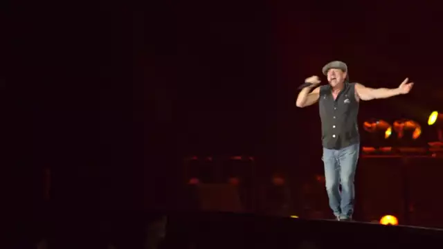 AC/DC - Highway to Hell (Live At River Plate, December 2009)