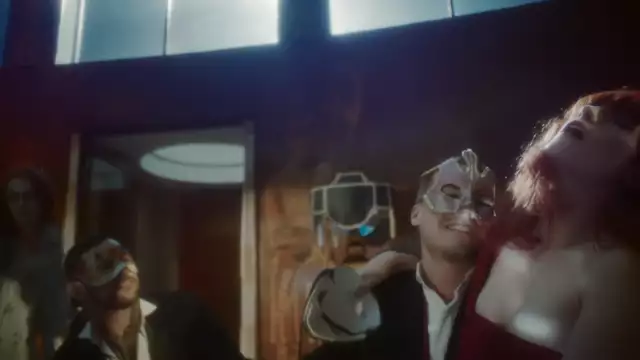 Florence + The Machine - Shake It Out