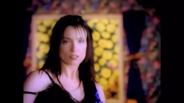 Meredith Brooks - Bitch (Official Music Video)