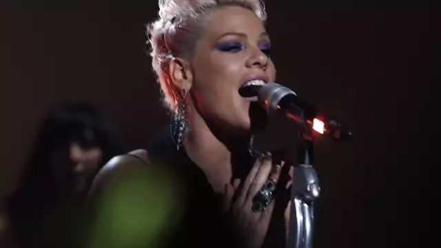 P!NK - Try (The Truth About Love - Live From Los Angeles)