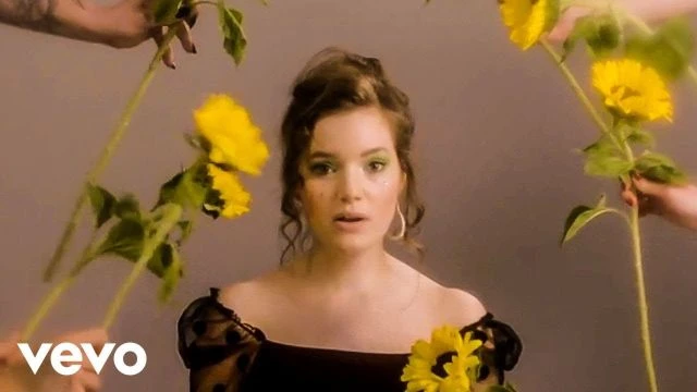 sanah - Szampan (Official Video)