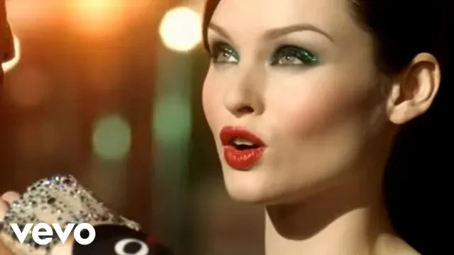Sophie Ellis-Bextor - Murder On The Dancefloor