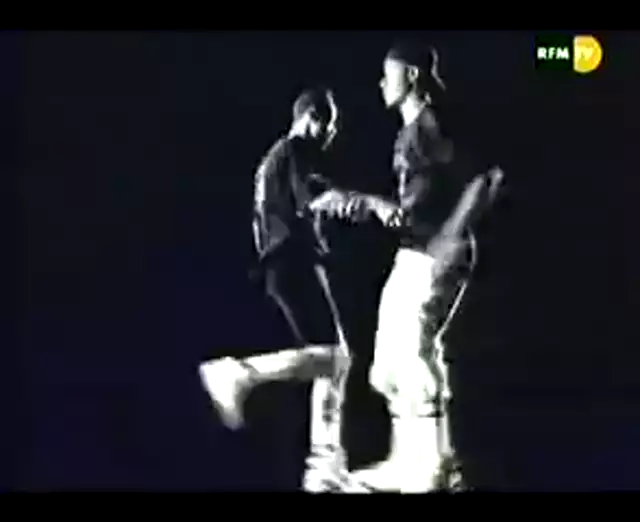 Suzanne Vega - Toms Diner (Official Music Video)