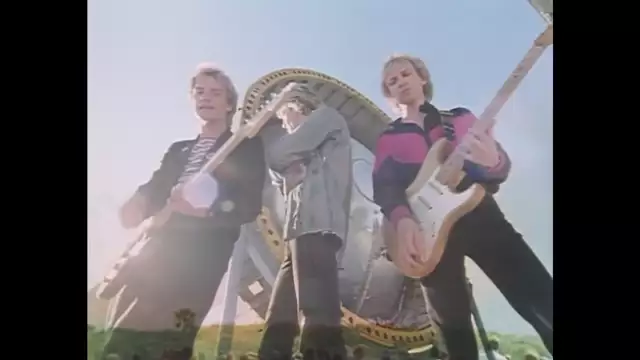 The Police - Walking On The Moon