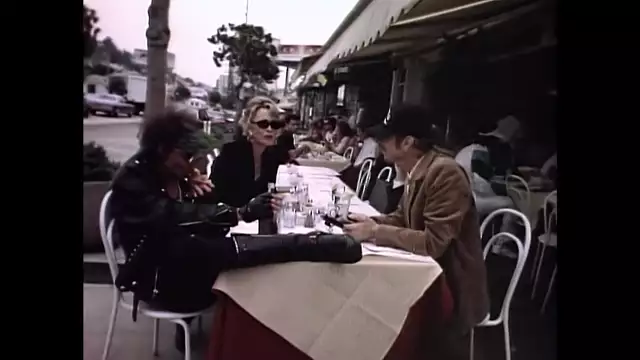Tom Petty And The Heartbreakers - Into The Great Wide Open (Official Music Video)