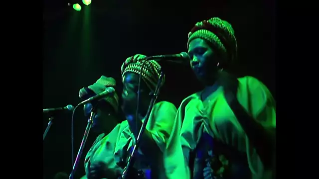Bob Marley & The Wailers - Jammin' (Live At The Rainbow Theatre, London / 1977)
