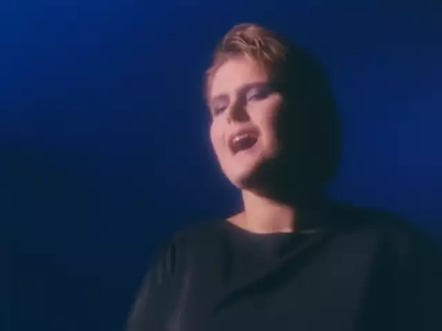 Alison Moyet - All Cried Out (Official Video)