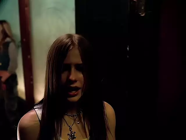 Avril Lavigne - I'm With You (Official Video)