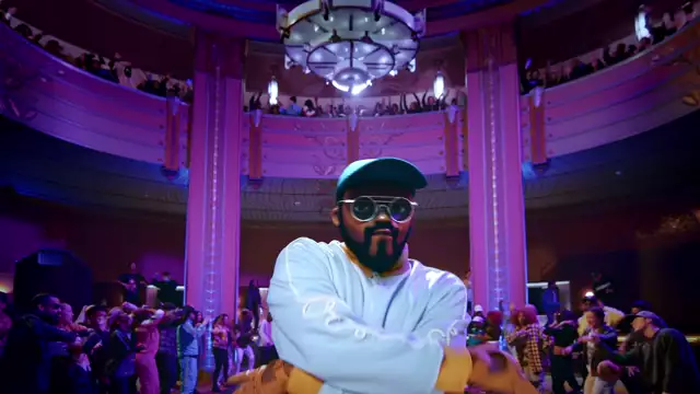 Black Eyed Peas, Daddy Yankee - BAILAR CONTIGO (Official Music Video)