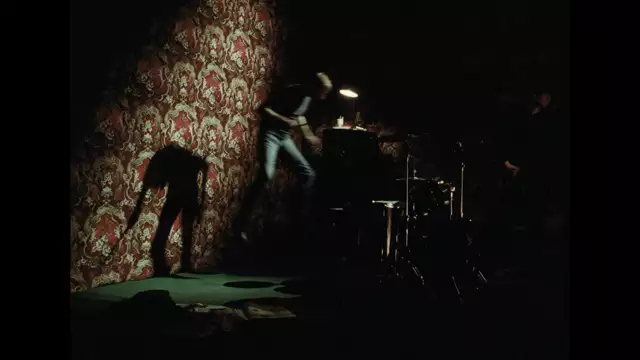 Blur - Song 2 (Official Music Video)