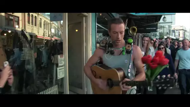 Coldplay - A Sky Full Of Stars (Official Video)
