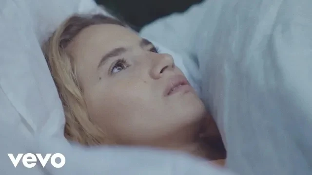 Delilah Montagu - Loud (Official Video)