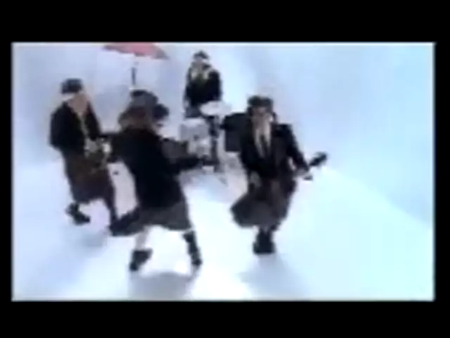 Die Schröders - Lass uns schmutzig Liebe machen (original videoclip)