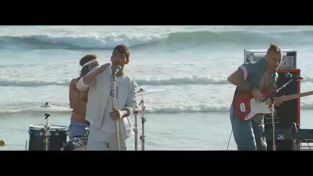 DNCE - Cake By The Ocean