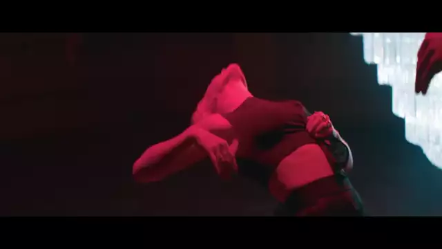 Ellie Goulding - Love Me Like You Do (Official Video)