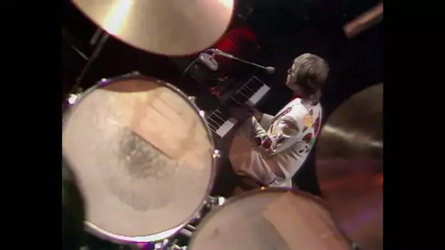 Elton John - Your Song (Top Of The Pops 1971)
