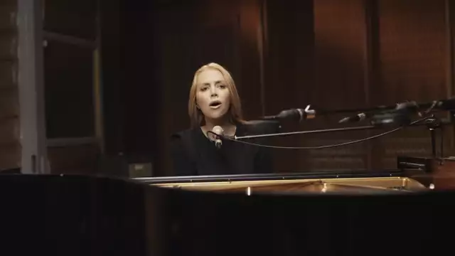 Alexa Feser - Das Gold von Morgen (Akustik Piano Clip)