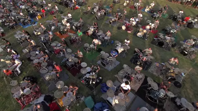 Learn to Fly - Foo Fighters Rockin'1000 Official Video