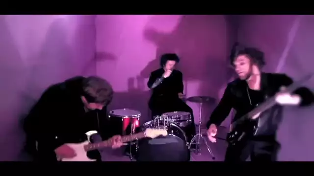 Frida Gold - Wovon Sollen Wir Träumen (Official Music Video)
