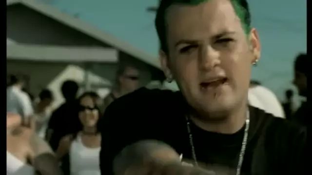 Good Charlotte - The Anthem (Official Video)