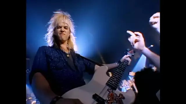 Guns N' Roses - Welcome To The Jungle