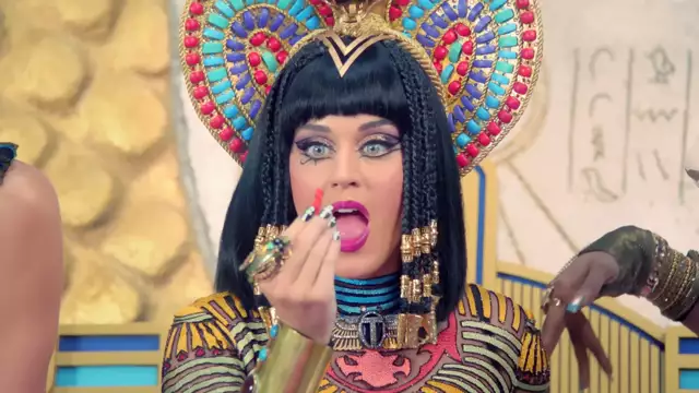 Katy Perry - Dark Horse ft. Juicy J
