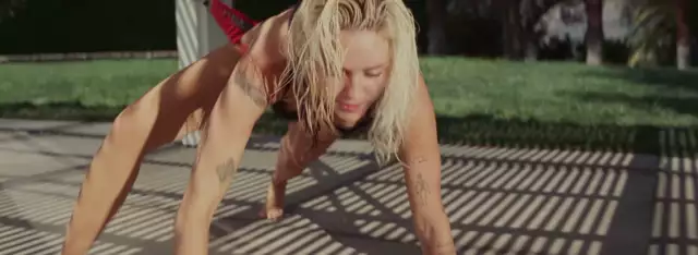 Miley Cyrus - Flowers (Official Video)