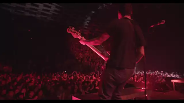Rise Against - Satellite