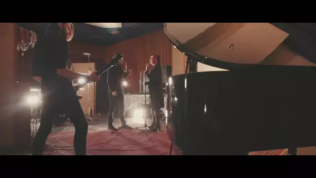 SCARLET DORN - ''I Love The Way You Say My Name (feat. CHRIS HARMS)'' (official video clip)