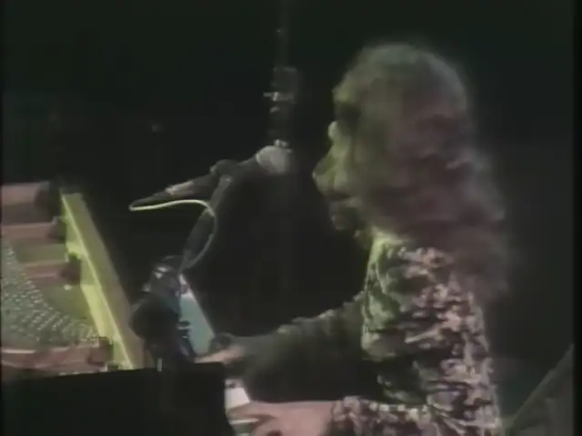 Carole King - (You Make Me Feel Like A) Natural Woman (Live from Oakland - 1972)